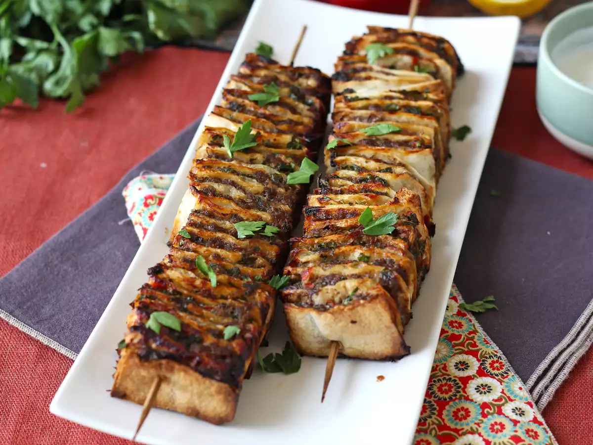 Lavash-kebab med tortillas – de berømte, nemme ovnbagte kebabspyd! - foto 5