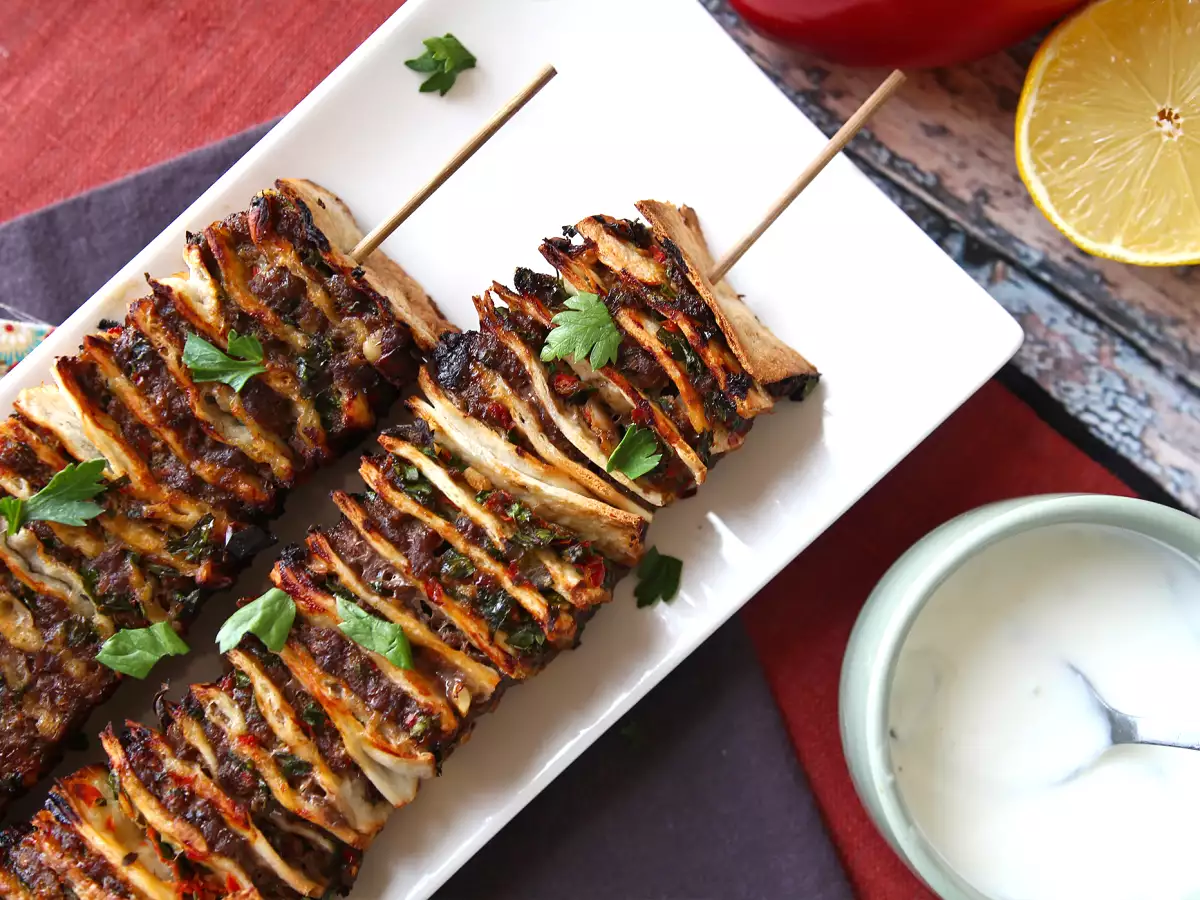 Lavash kebab med tortillas, den berømte nemme ovnbagte kebab!