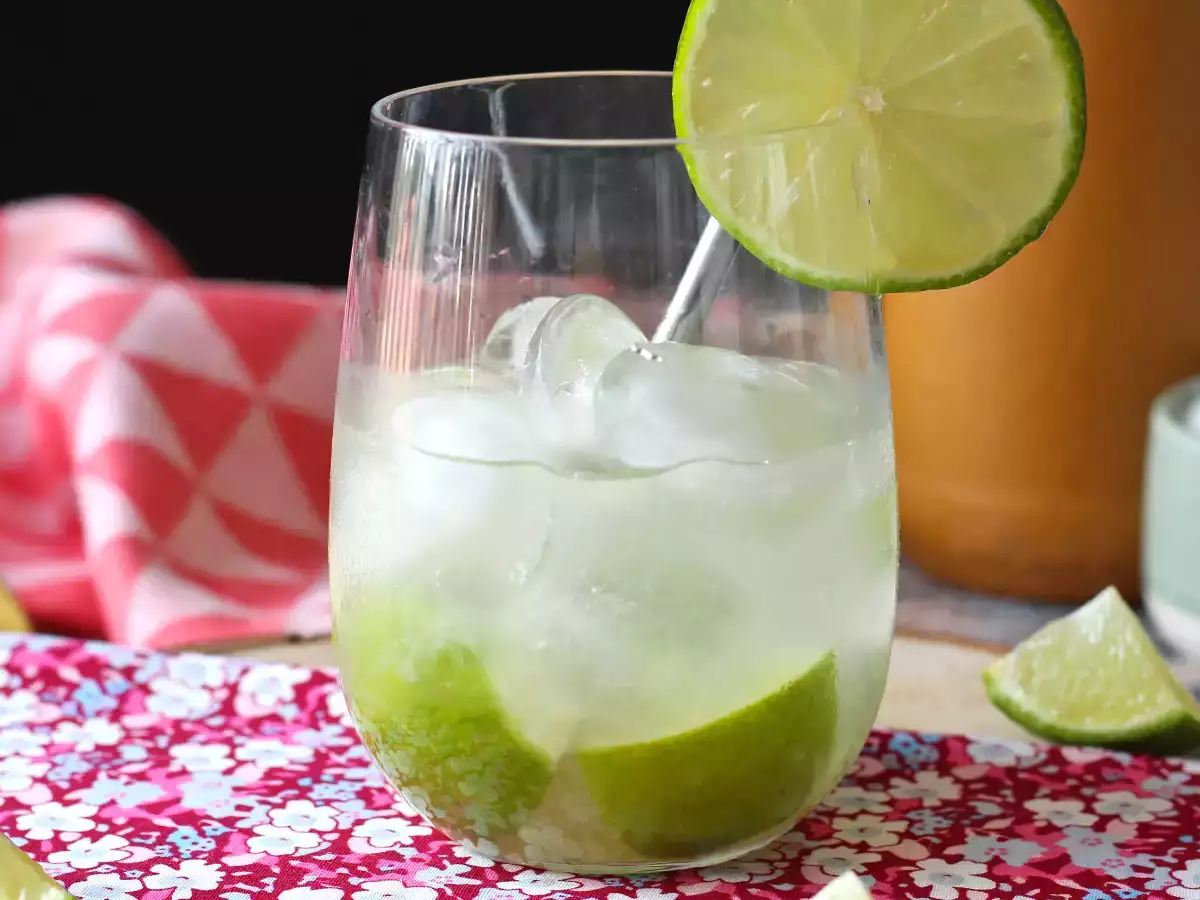 Lemon Caipirinha: den brasilianske drink, der er nem at lave uden en cocktailshaker