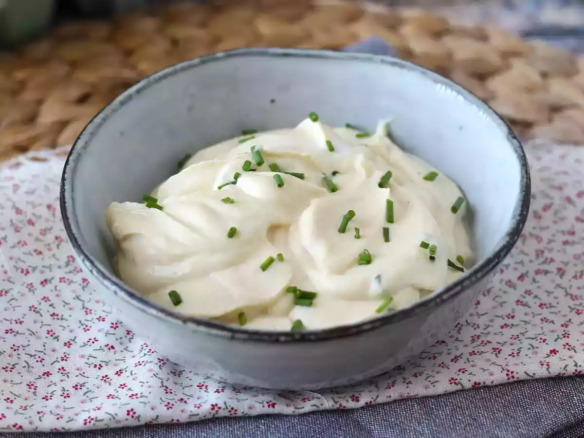 Let mayonnaise med hårdkogte æg og uden olie! Perfekt, når du ikke kan spise rå æg!
