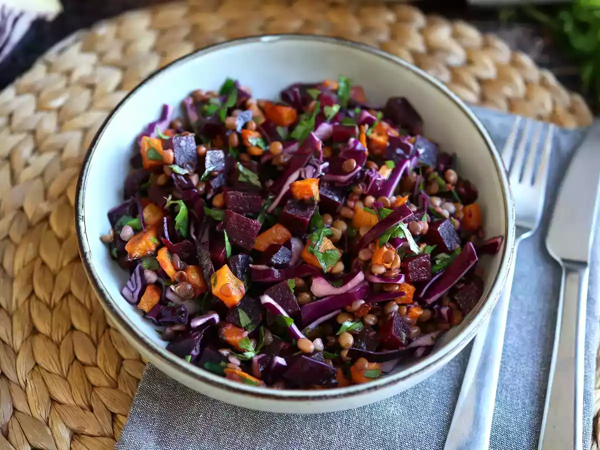 Linsesalat, butternut, rødkål, rødbede og persille (perfekt til efterår/vinter) - foto 2