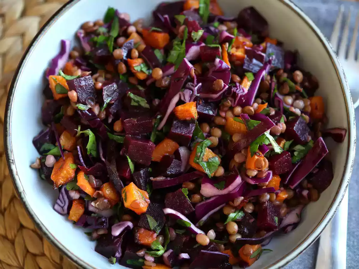 Linsesalat, butternut, rødkål, rødbede og persille (perfekt til efterår/vinter) - foto 4