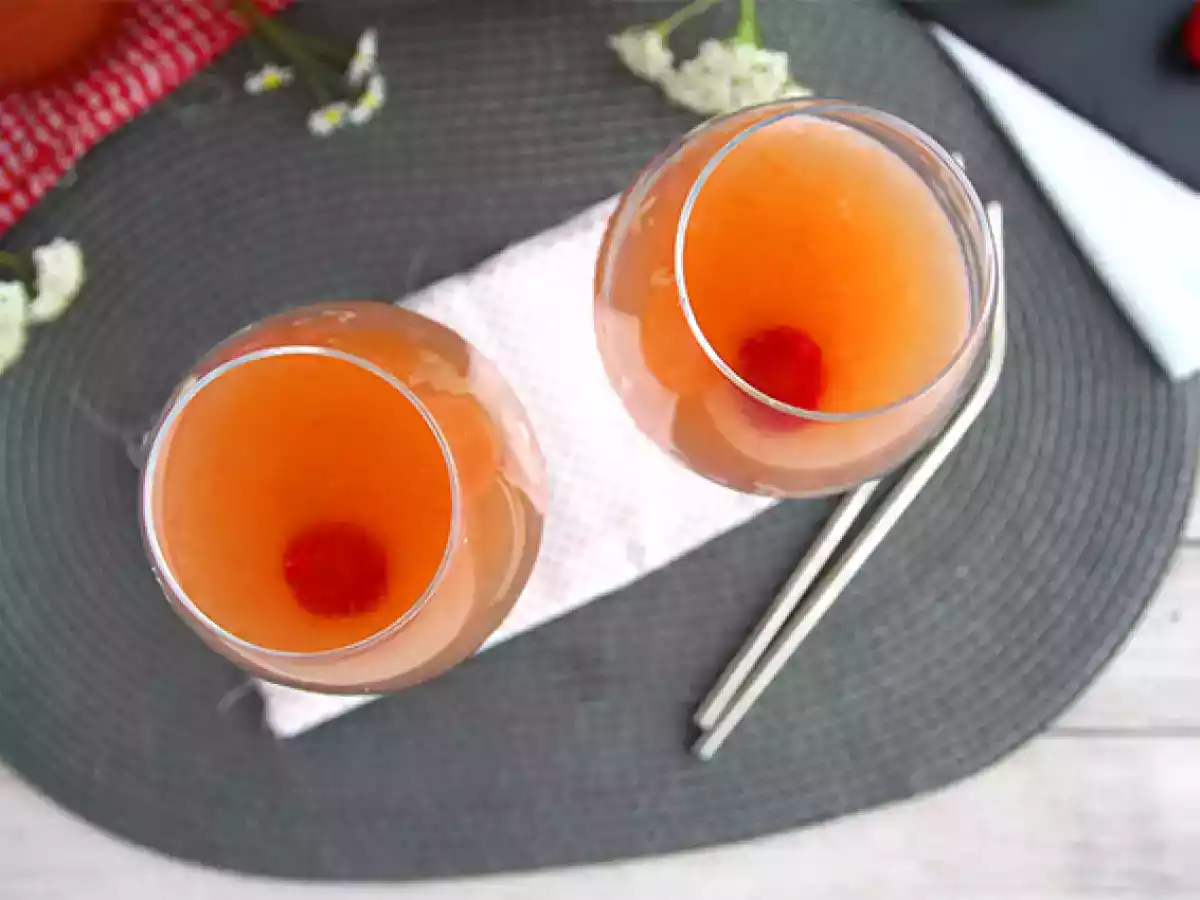 Lyserød sangria med rosévin - foto 3
