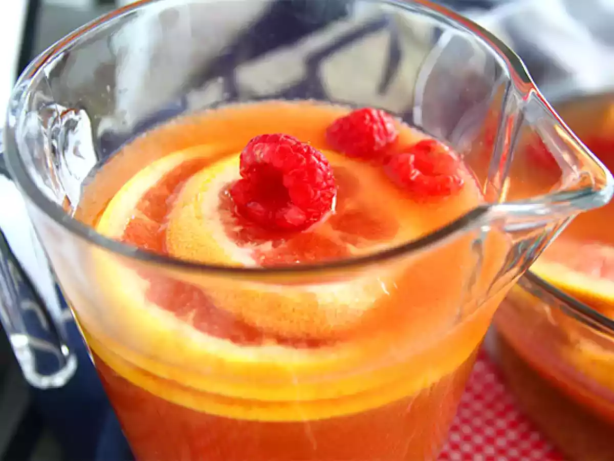 Lyserød sangria med rosévin - foto 4
