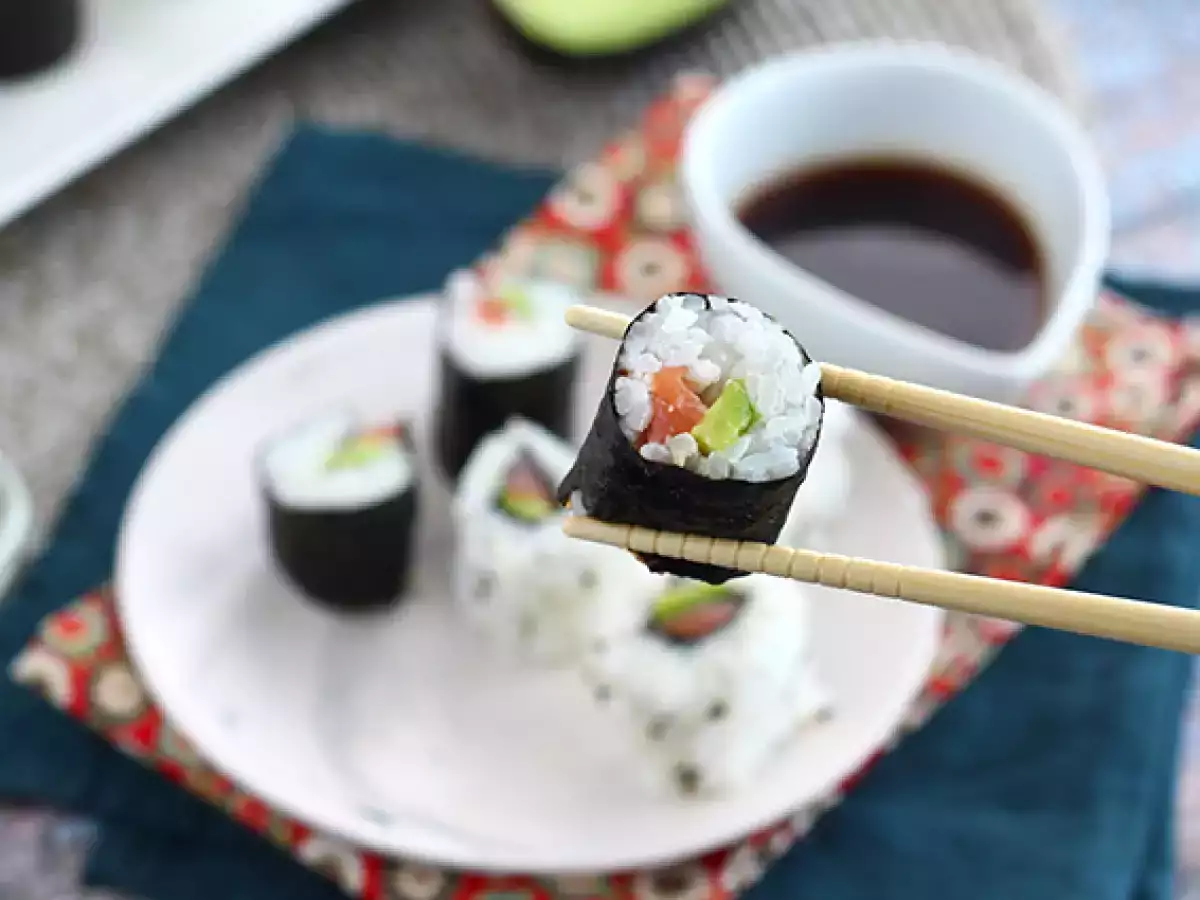 Maki med røget laks og avocado - foto 2
