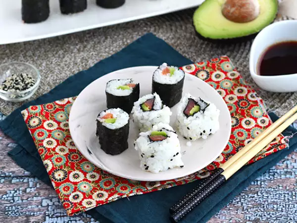 Opskrift Makis med røget laks og avocado