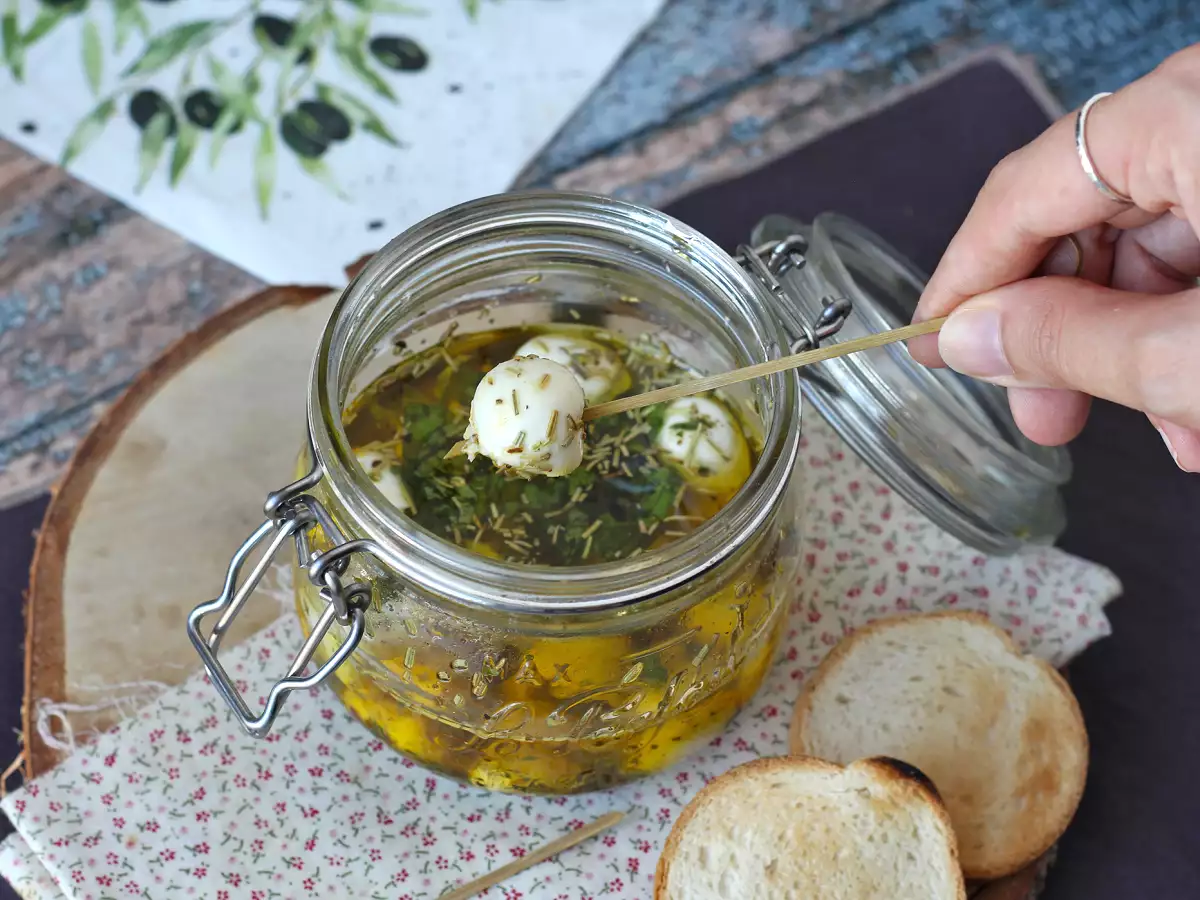 Marinerede mozzarellakugler til en aperitif eller salat!