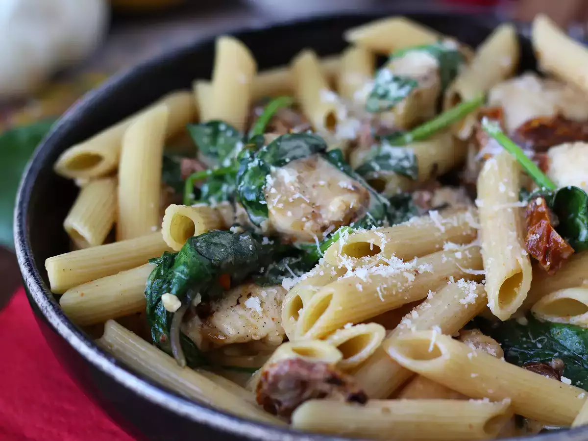 Marry Me Chicken Pasta: cremet pastaret med kylling, tørrede tomater og parmesan - foto 3