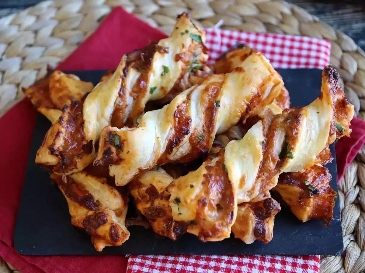 Maxi butterdejssnurrer (tomat, skinke, mozzarella, persille)