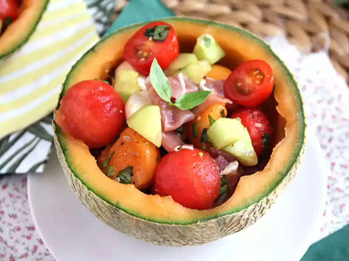 Melonsalat på melon