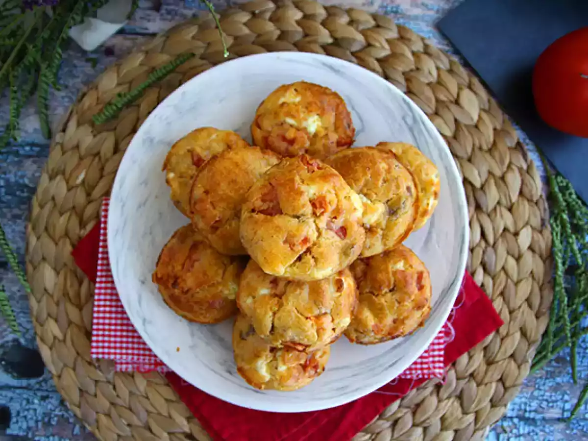 Muffins med tun, tomat og feta - foto 2