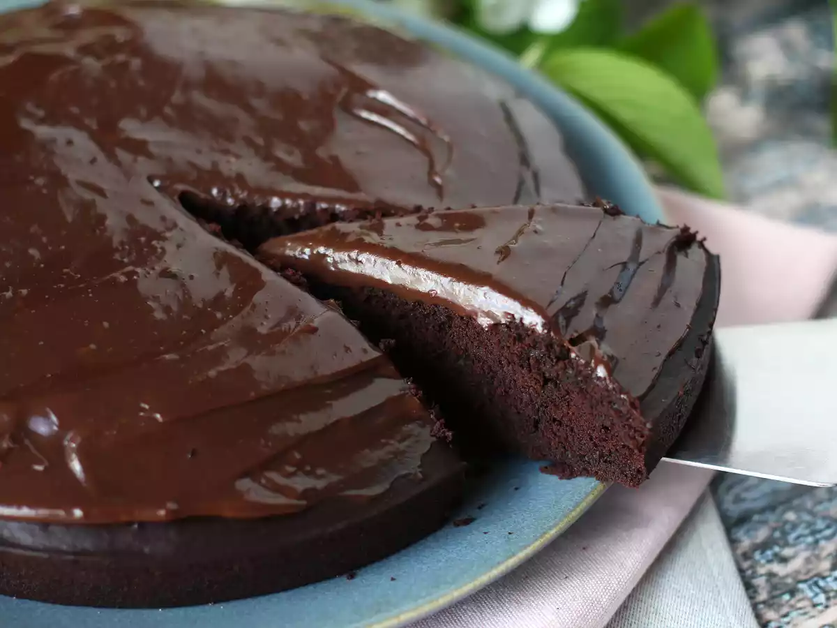Nega maluca-kage med brigadeiro-glasur