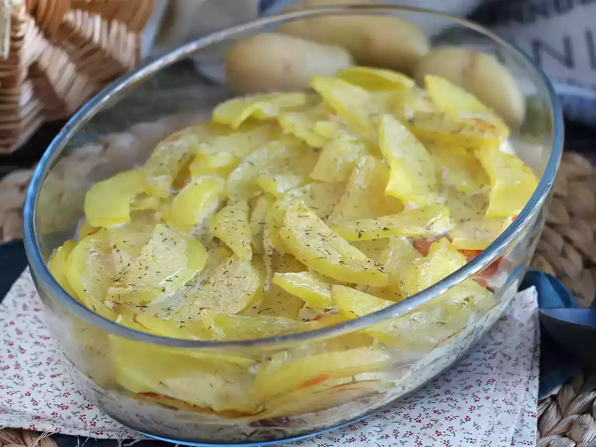 Nem kartoffel- og røget laksegratin!