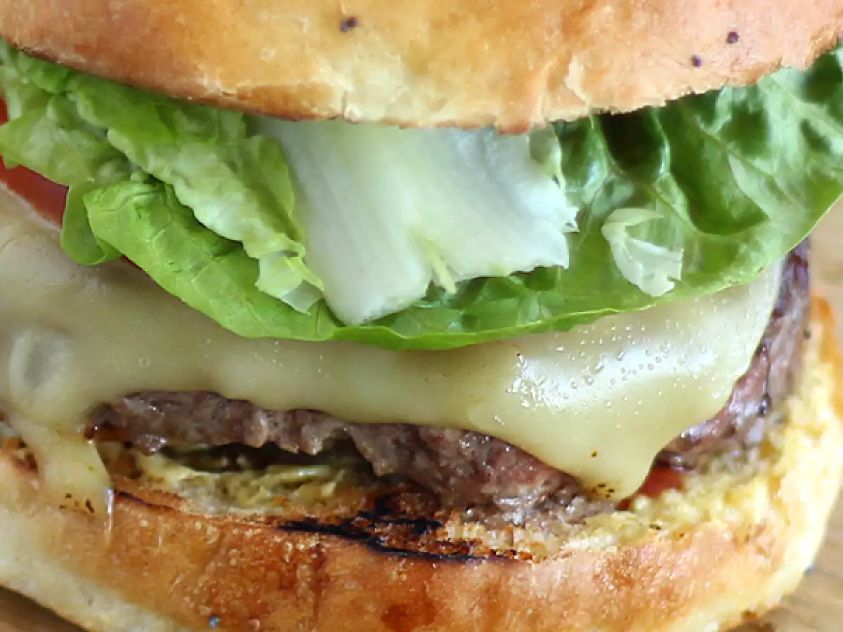 Nem og hurtig hjemmelavet burger - foto 4