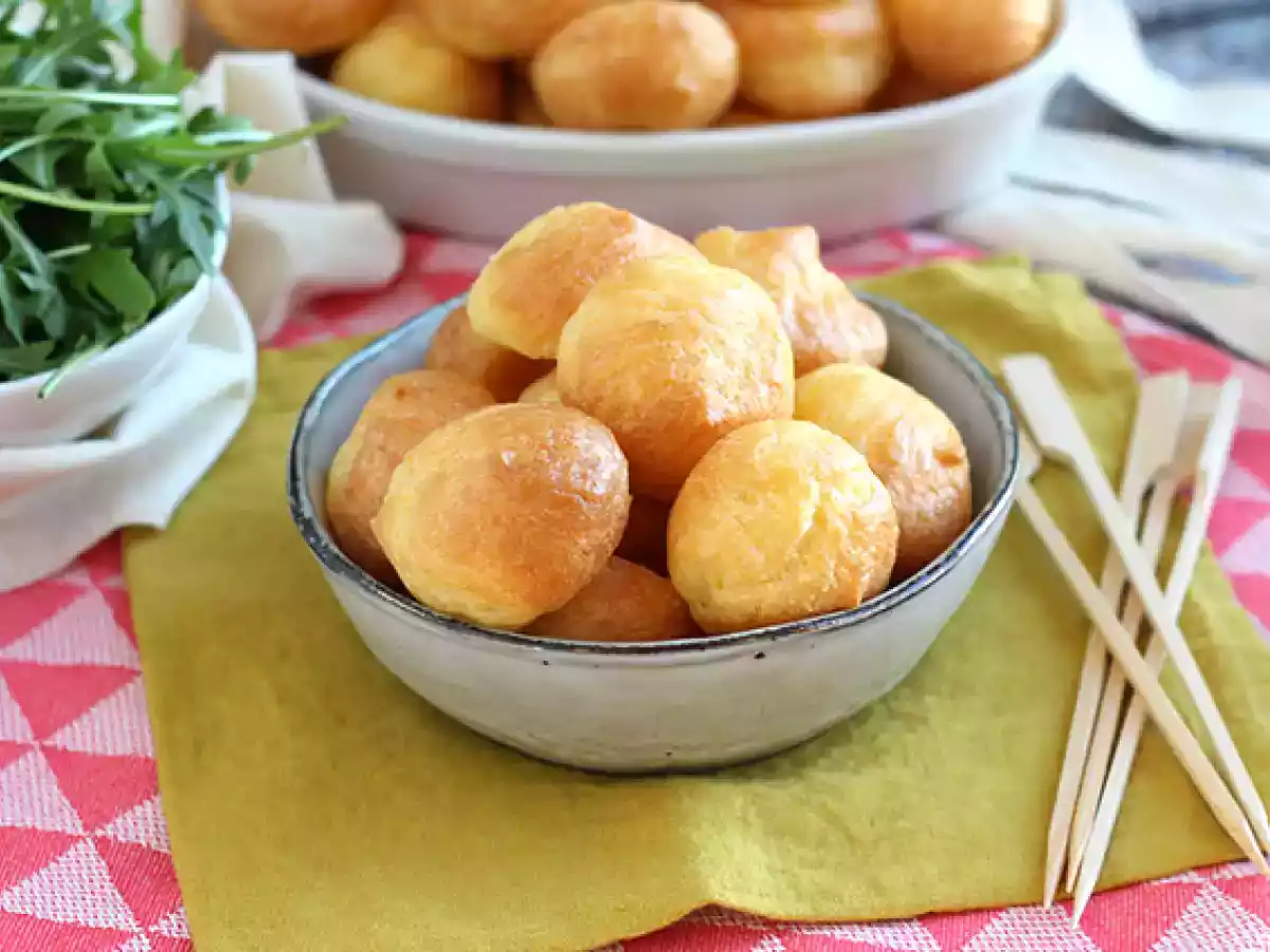 Nemme gougères med ost