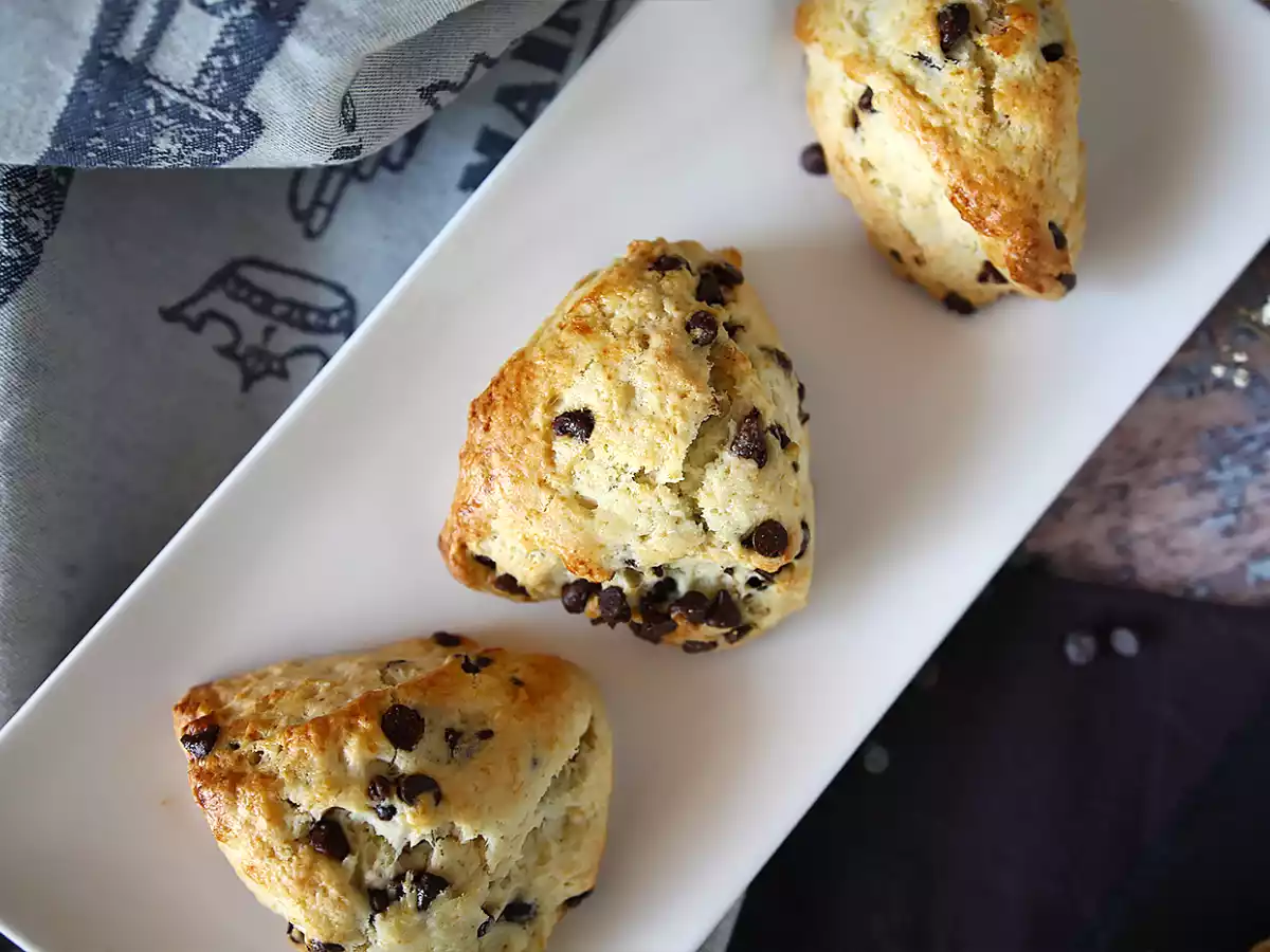 Nemme, luftige chokoladescones - foto 5