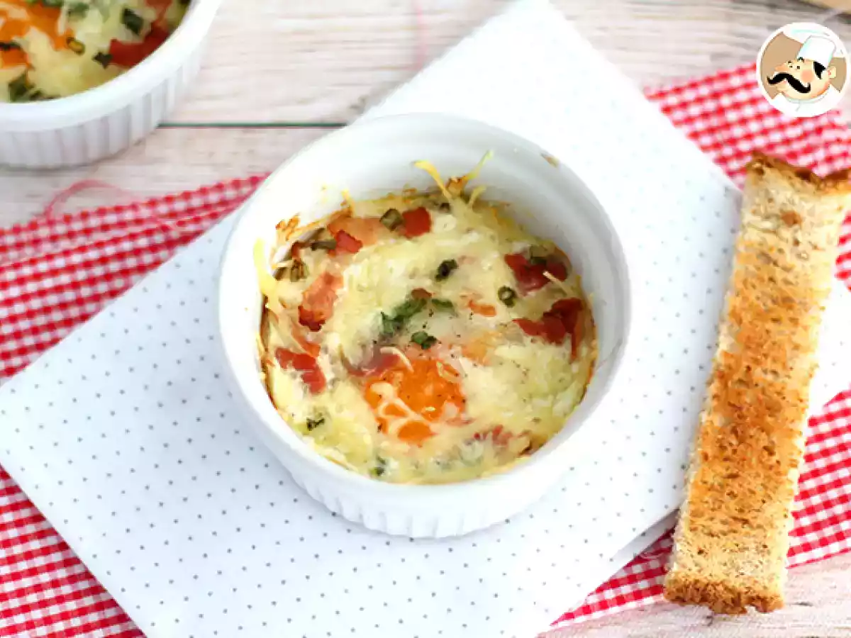 Oeufs cocotte med bacon og purløg, en hurtig opskrift