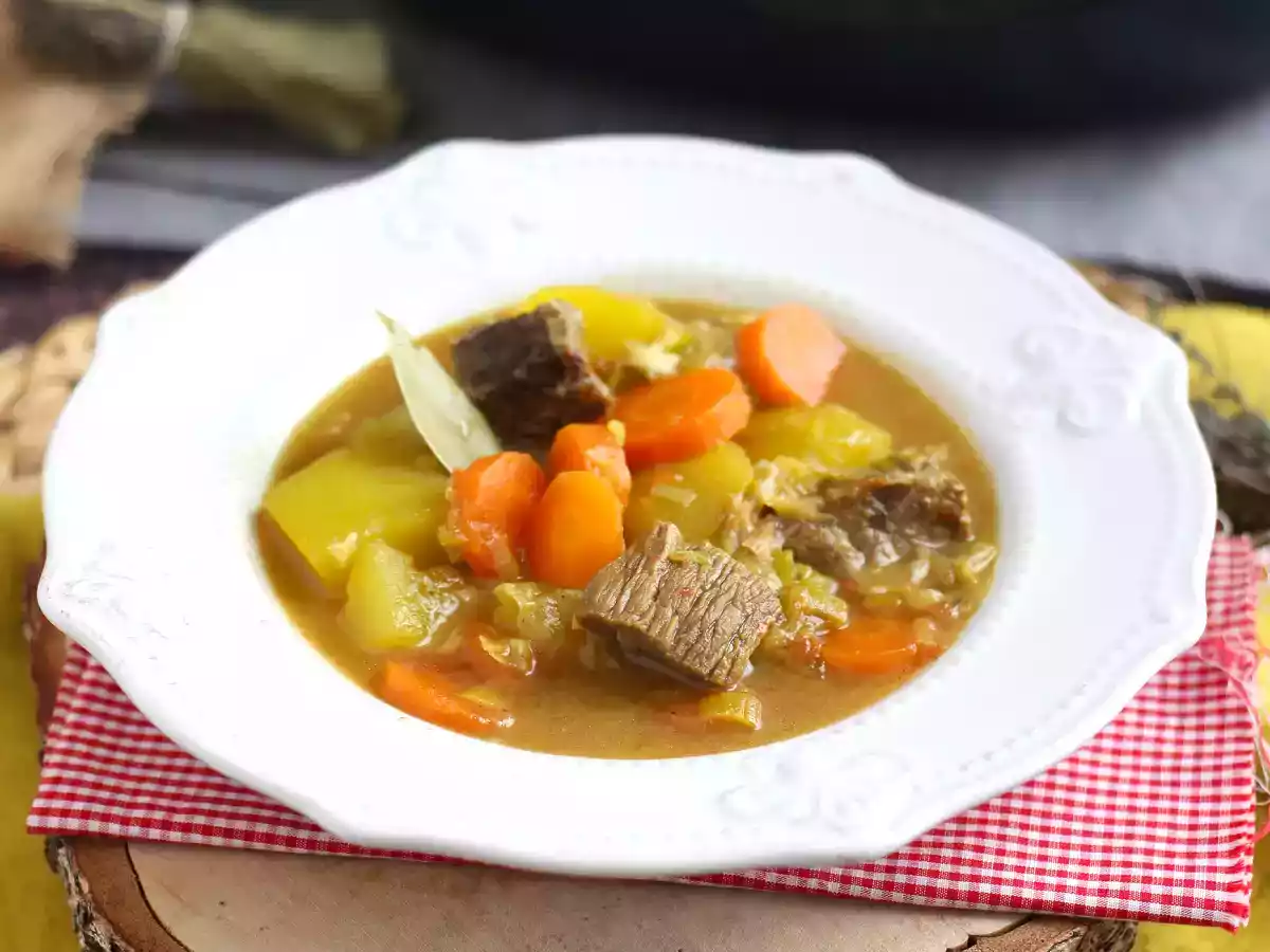 Okse- og kartoffelgryde i trykkoger