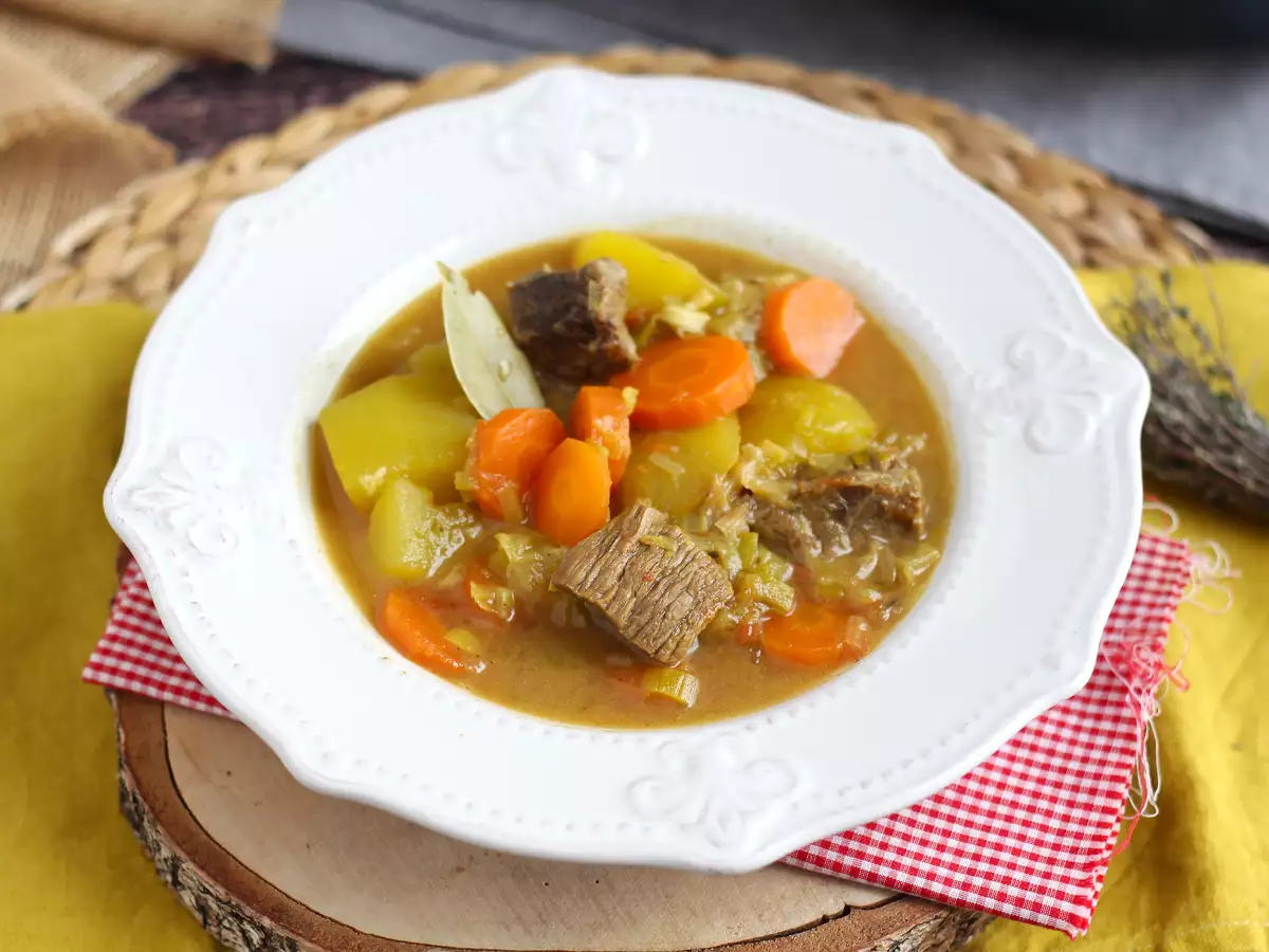 Oksegryde med kartofler i trykkoger - foto 3