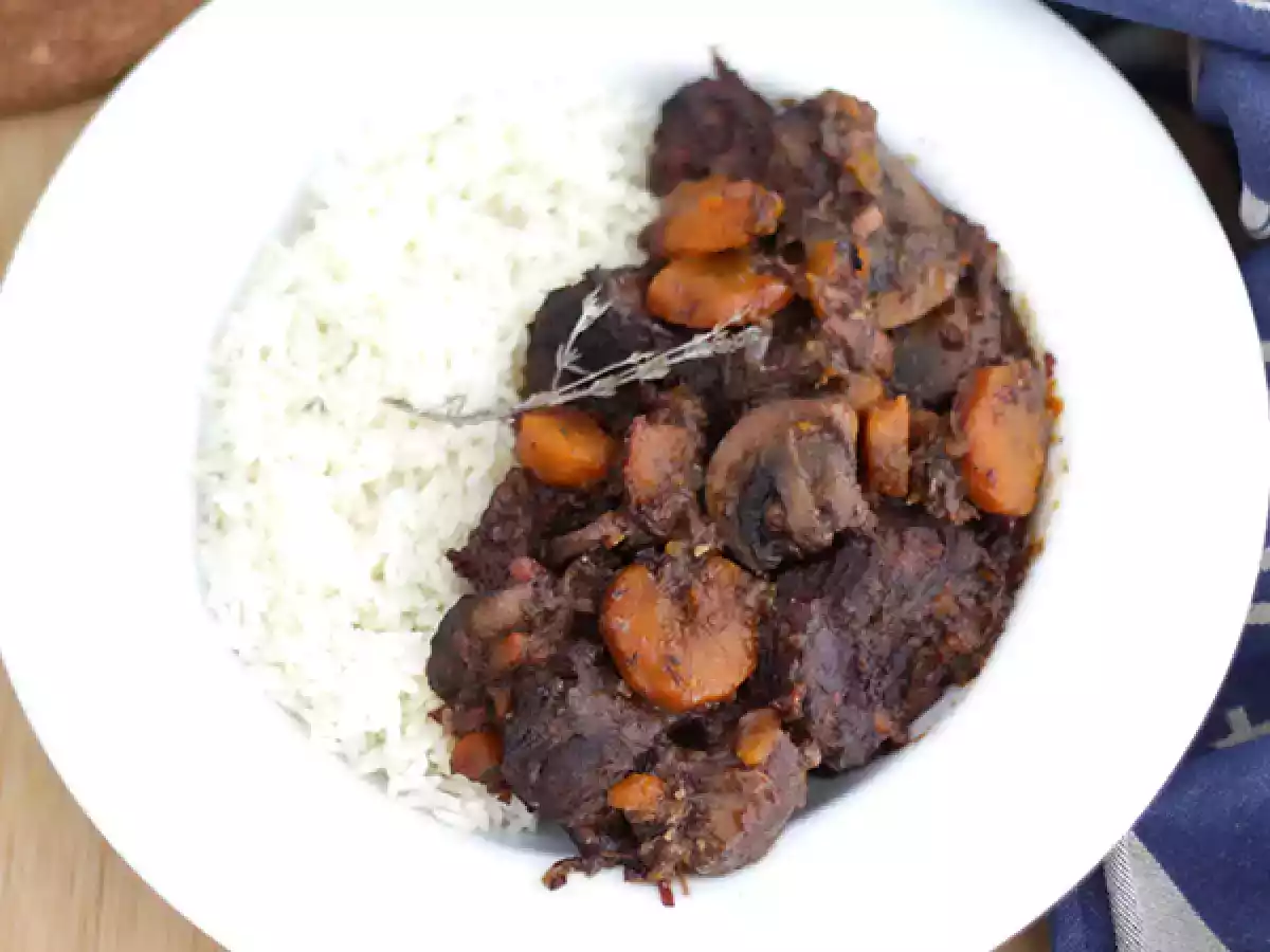 Oksekød bourguignon