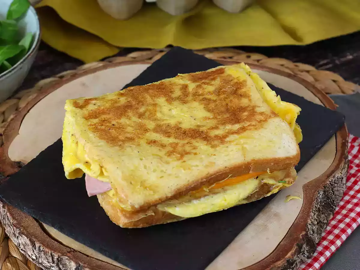 Omelet express sandwich - Fransk toast omelet sandwich - Æggesandwich hack - foto 2