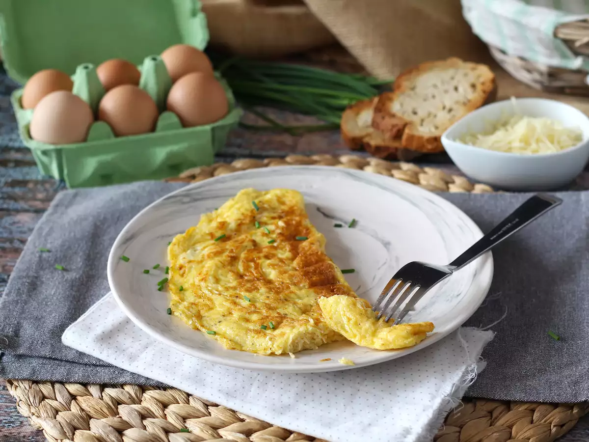 Omelet med ost – den hurtige opskrift, klar på 5 minutter!