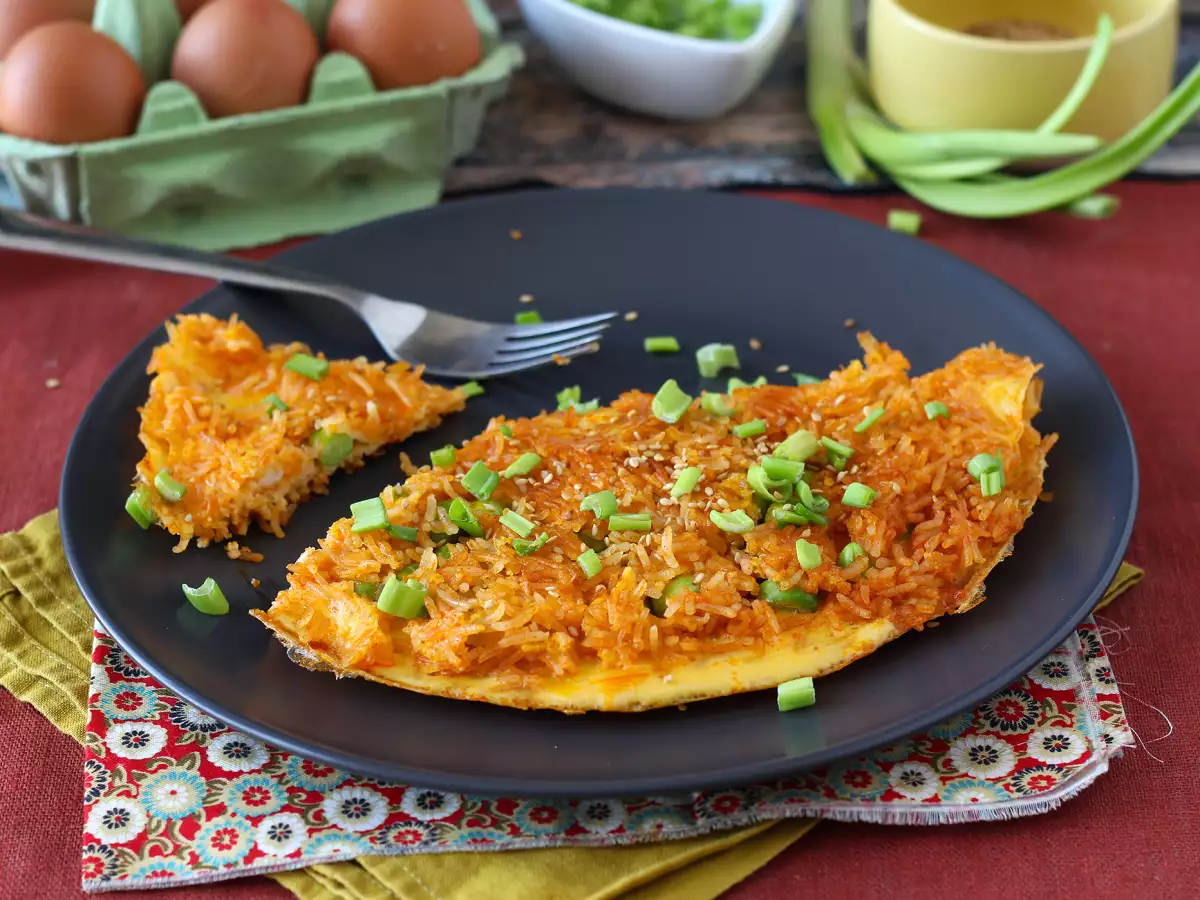 Omelet med sprøde ris og edamamebønner – et hurtigt, krydret måltid, der mindsker madspild! - foto 2
