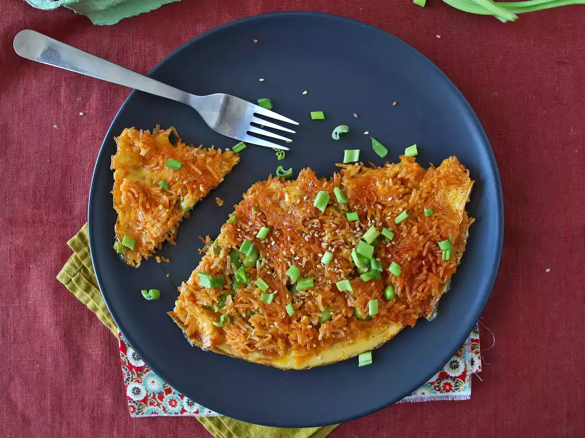 Omelet med sprøde ris og edamamebønner – et hurtigt, krydret måltid, der mindsker madspild! - foto 6