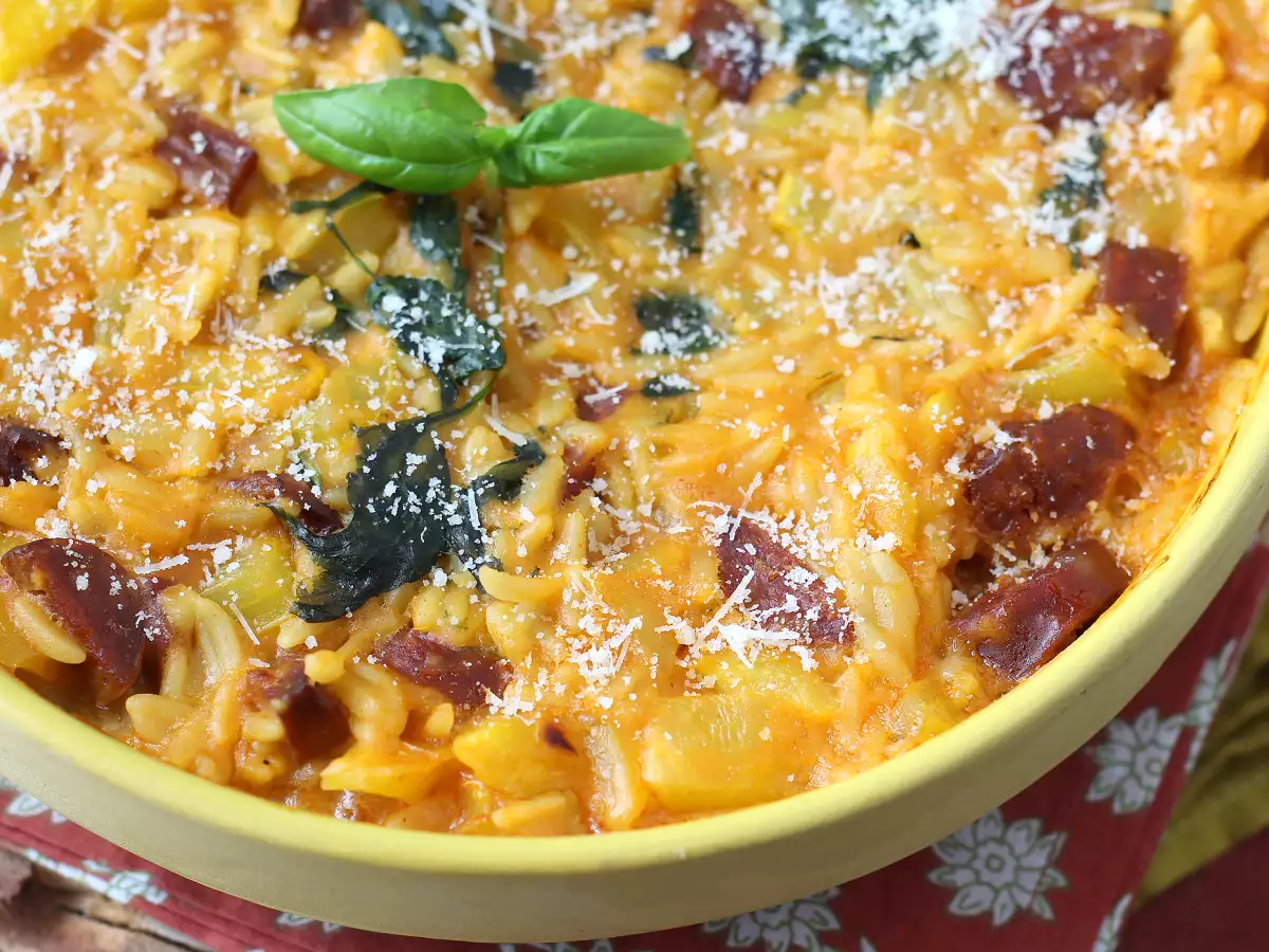 One pot-orzo med peberfrugt, chorizo og spinat - foto 2