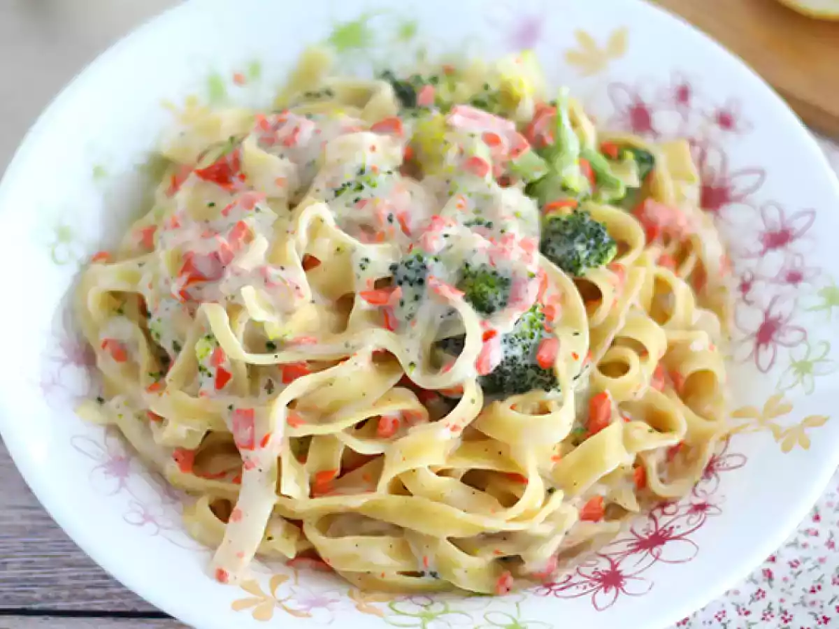 One pot pasta - Tagliatelle med laks og broccoli - foto 2
