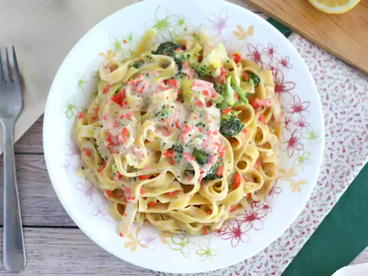 One pot pasta - Tagliatelle med laks og broccoli - foto 3