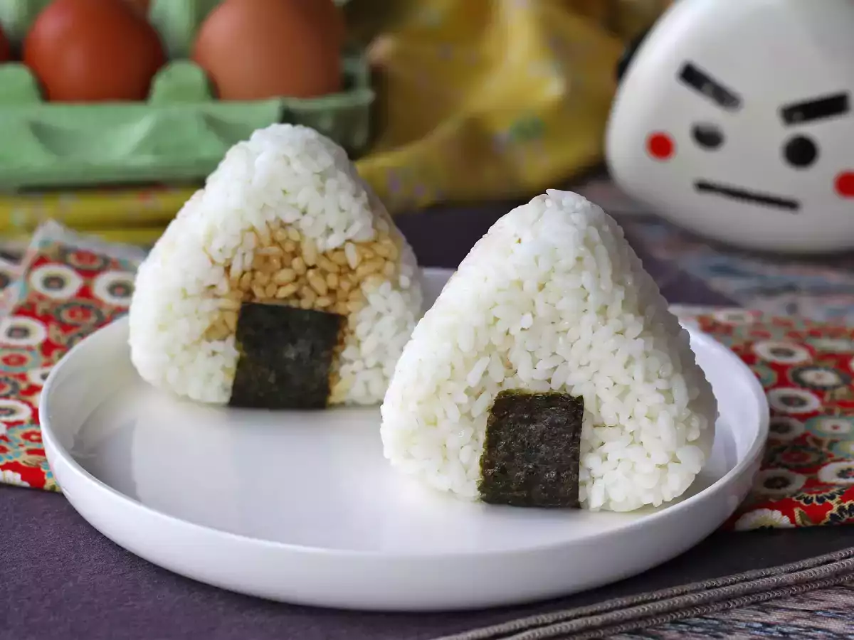 Onigiri med æggeblommer konserveret i sojasauce - foto 4