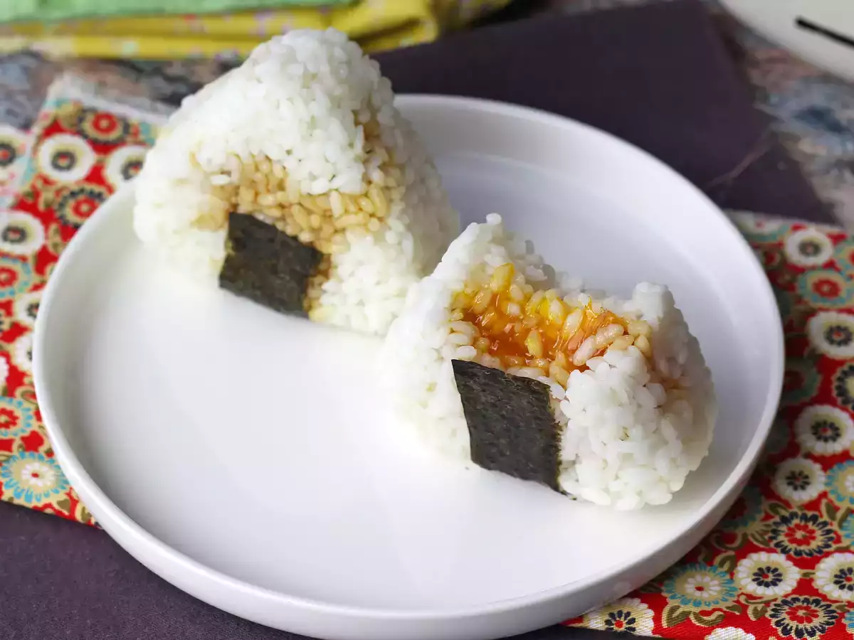 Onigiri med æggeblommer konserveret i sojasauce - foto 8