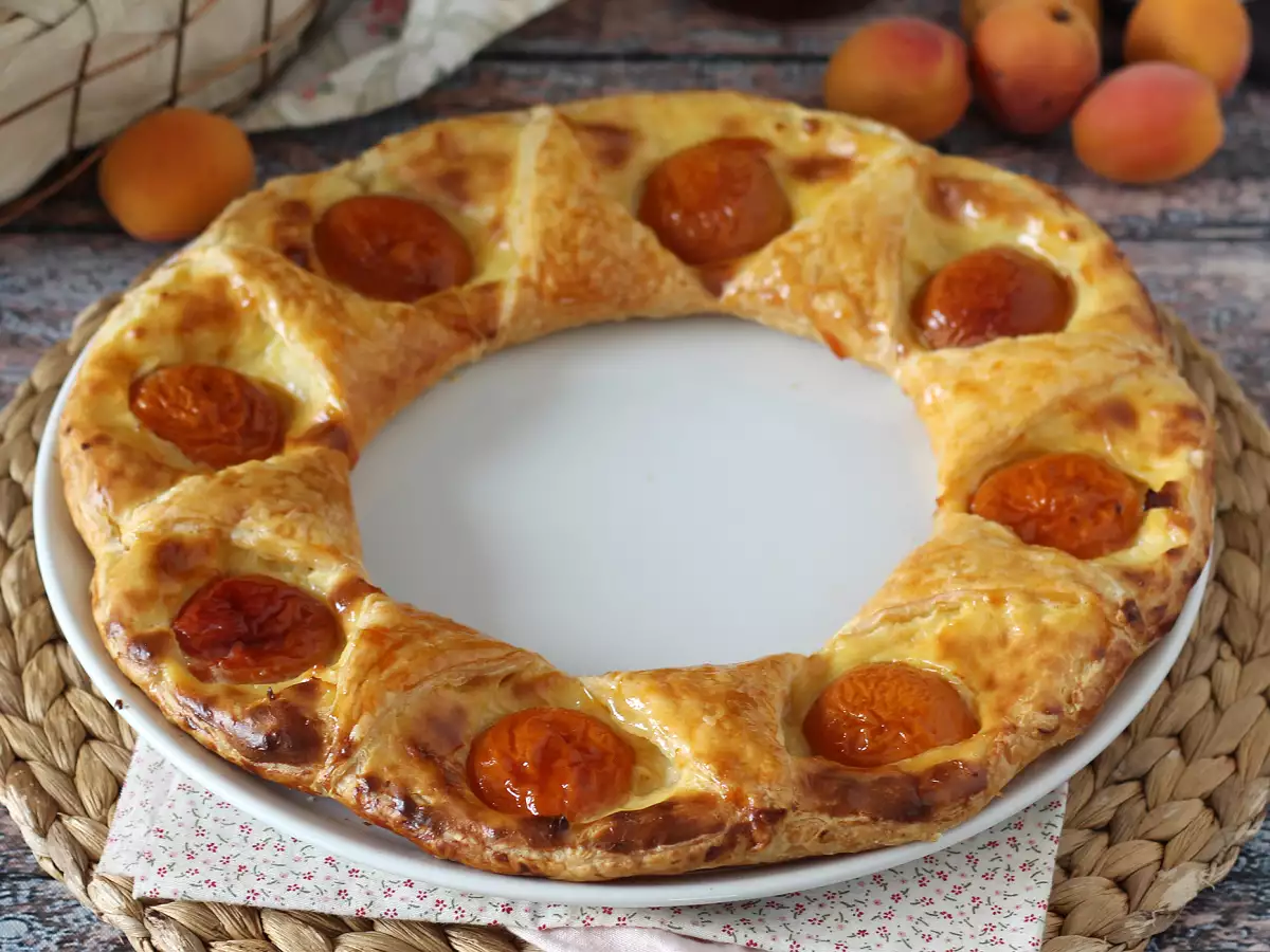 Oranaise-tærte – butterdej, konditorcreme og abrikoser