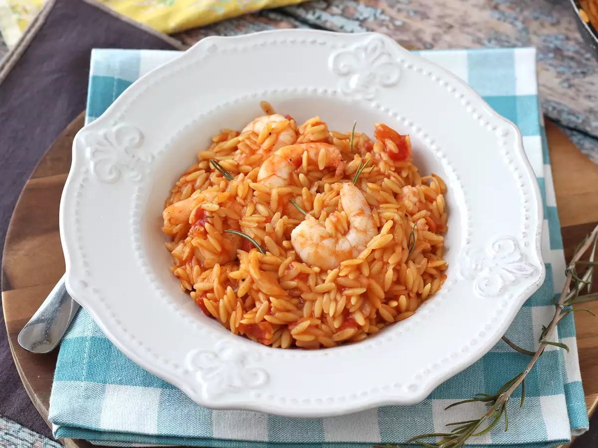 Orzo-pasta med tomater og rejer tilberedt som en risotto - foto 3