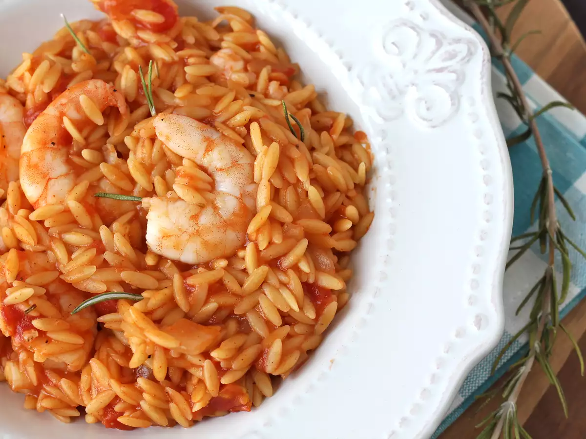 Orzo-pasta med tomater og rejer tilberedt som en risotto - foto 4