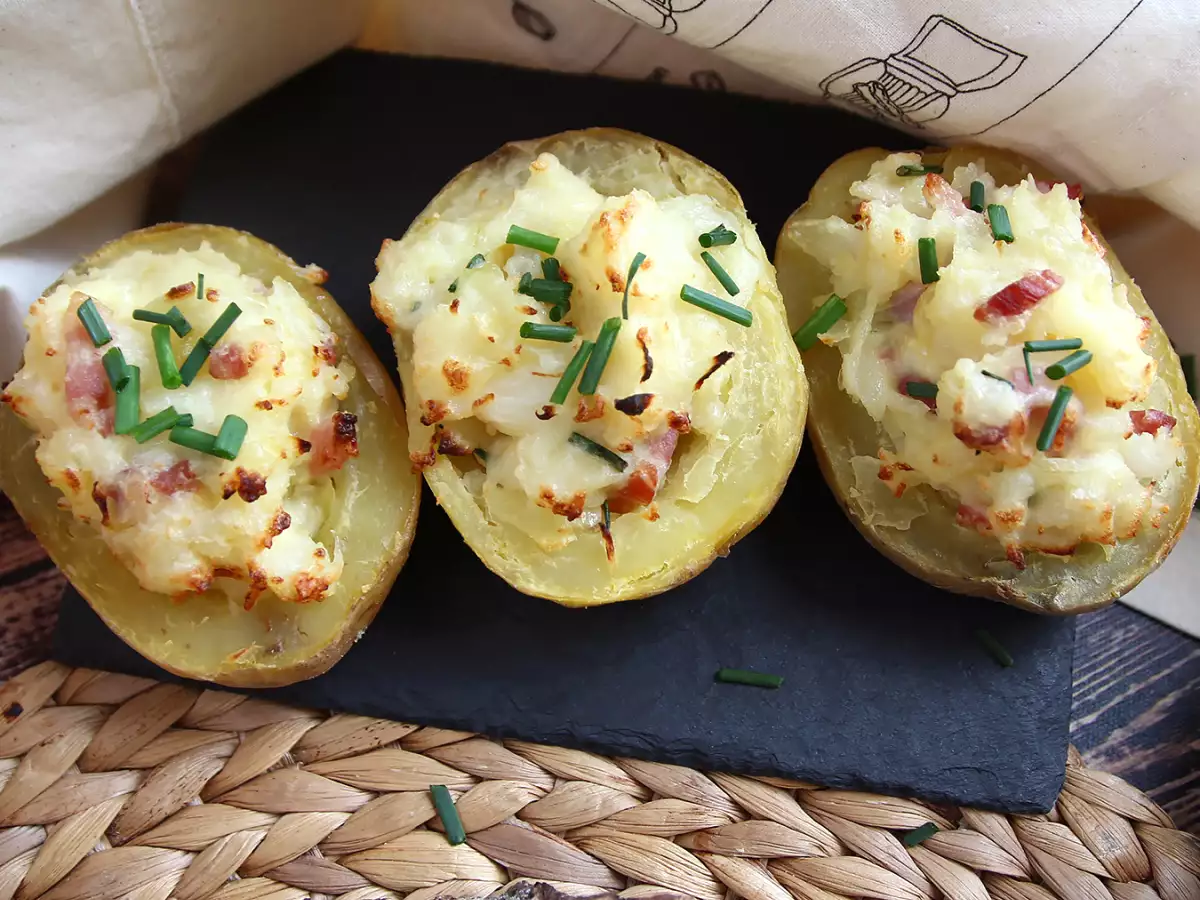Ovnbagte kartofler fyldt med bacontern og ost - foto 5
