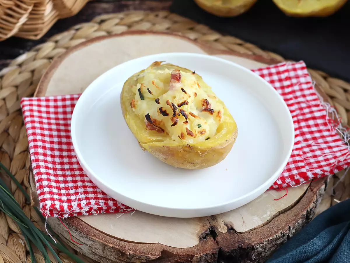 Ovnbagte kartofler fyldt med bacontern og ost - foto 6