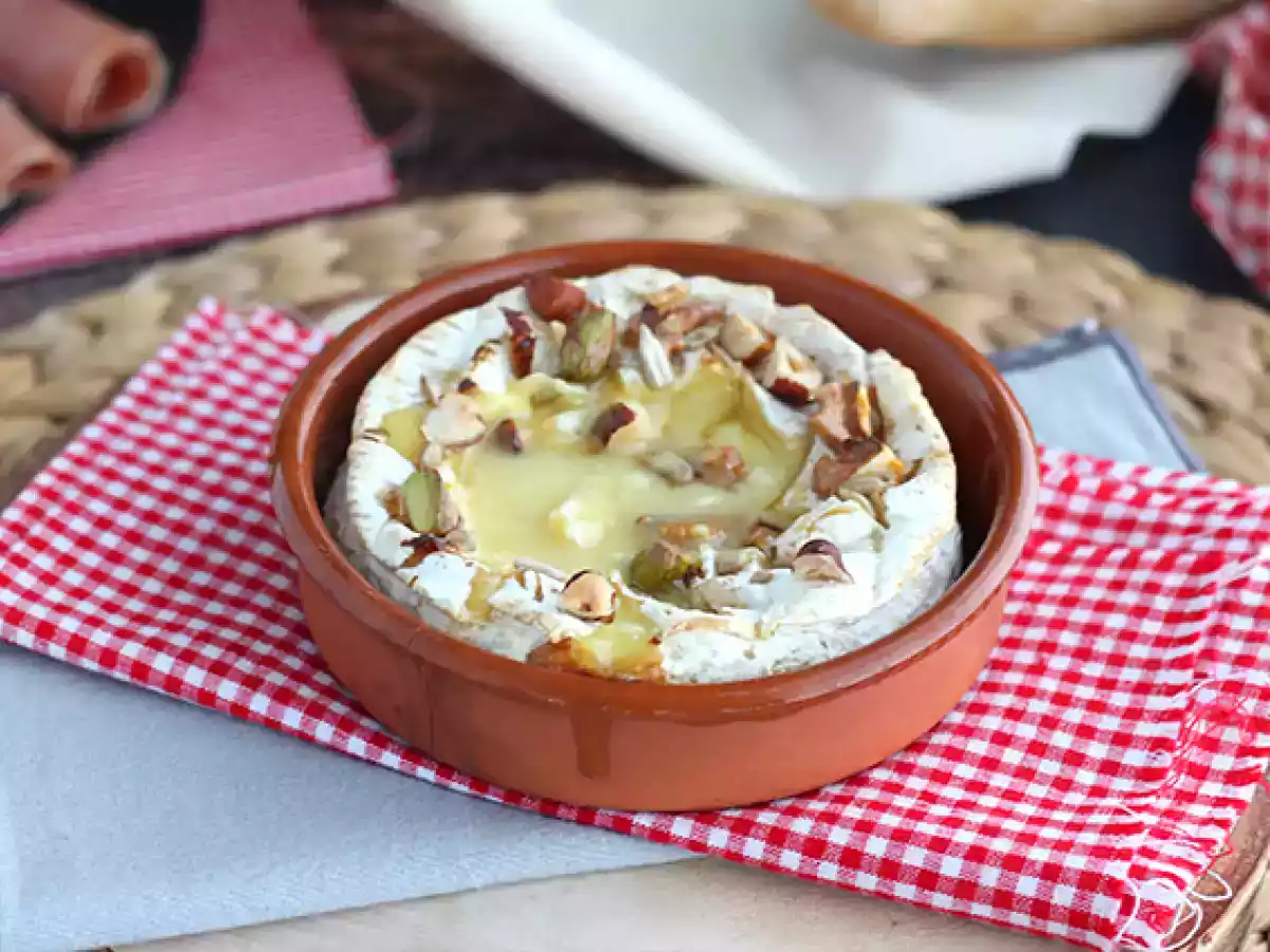 Ovnristet camembert med honning og valnødder - foto 3