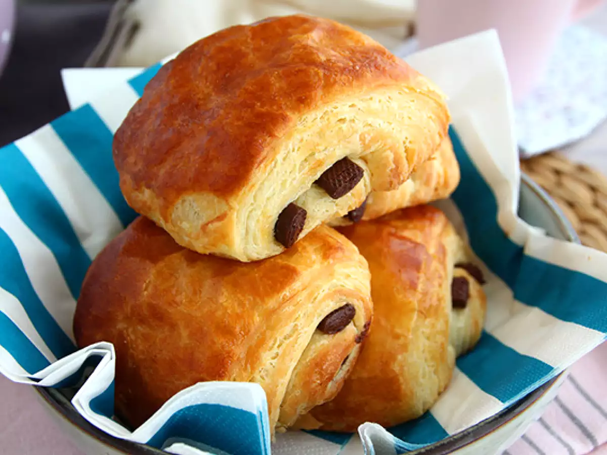 Pain au chocolat eller chocolatines – franske chokoladecroissanter - foto 3