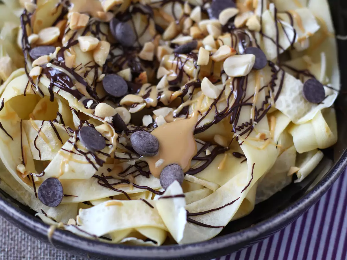 Pandekage-tagliatelle med chokolade og peanuts! - foto 2