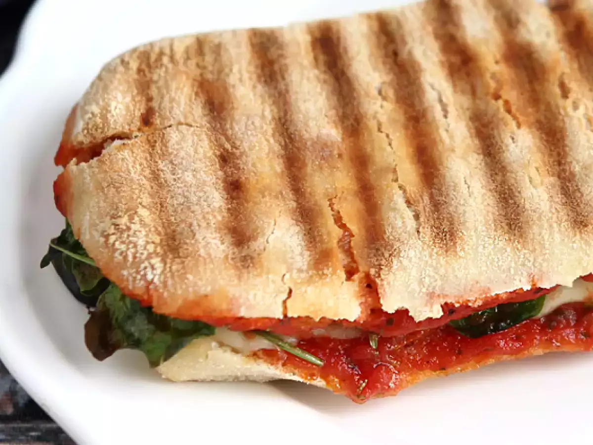 Panini med chorizo og emmentalerost - foto 4