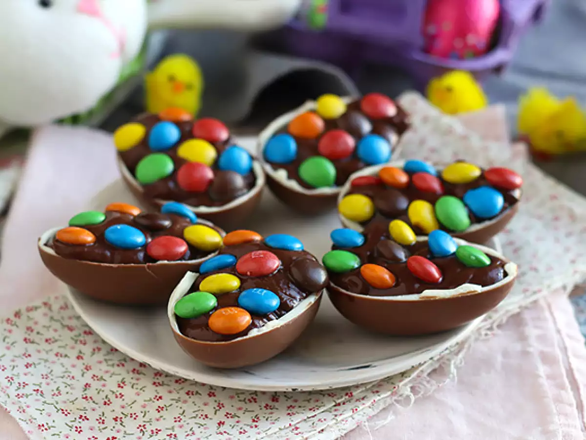 Påskeæg fyldt med chokoladecreme og M&M's - foto 3