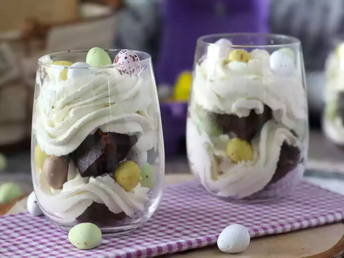 Påskebrownie og verrines med flødeskum - foto 6