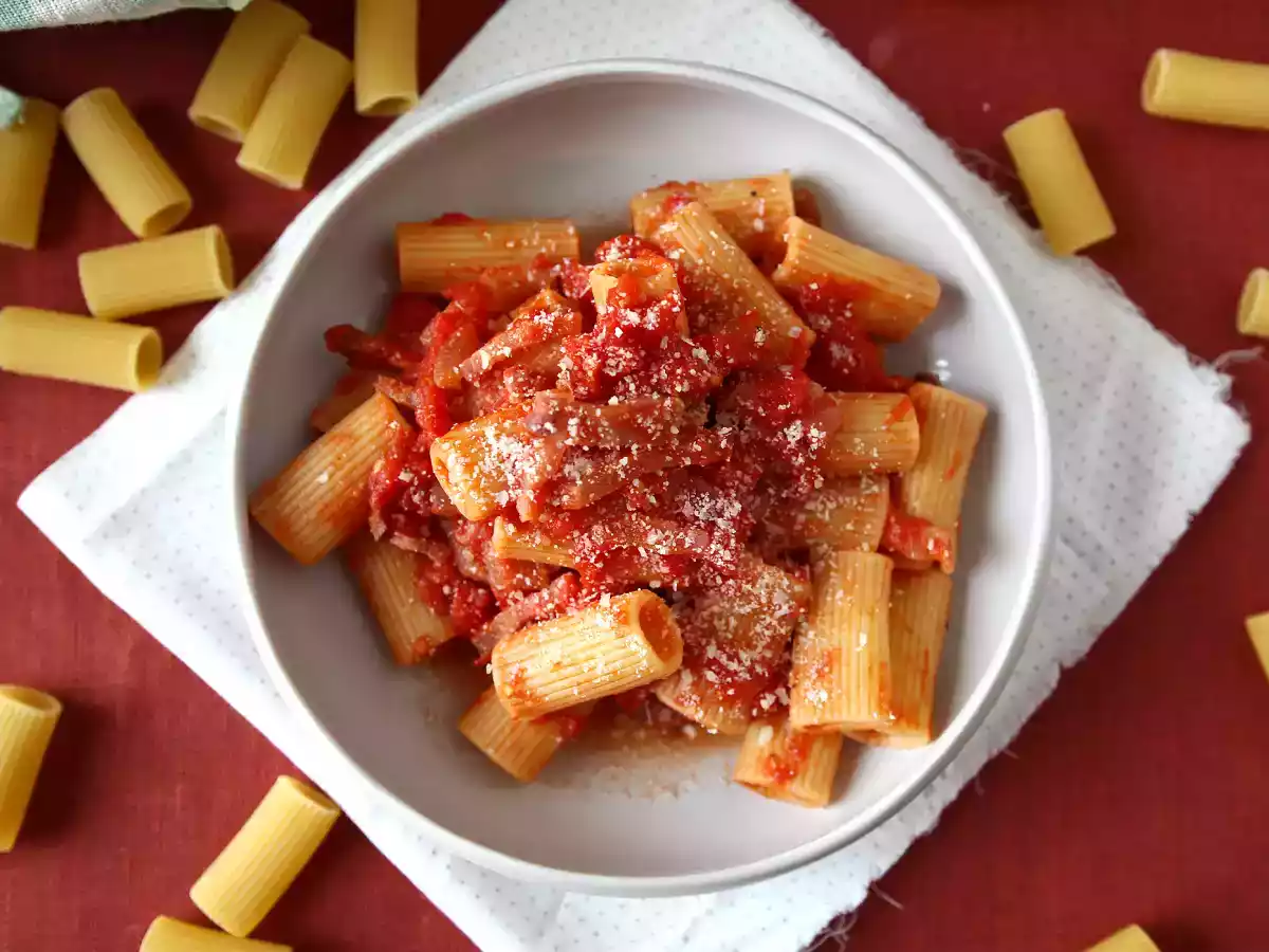 Pasta all'amatriciana, den traditionelle opskrift forklaret trin for trin - foto 5