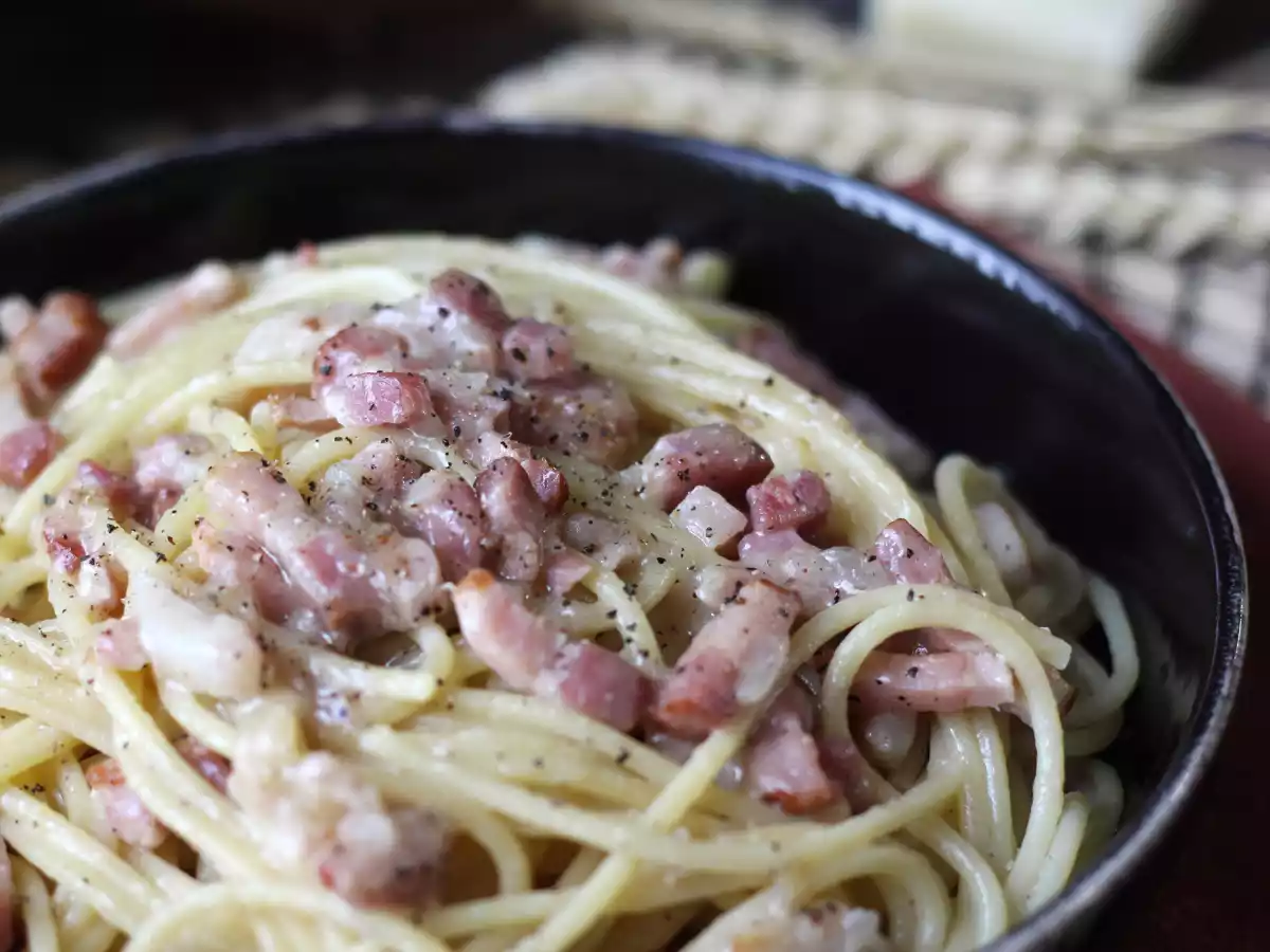 Pasta med bacon: nem, billig og cremet - foto 2