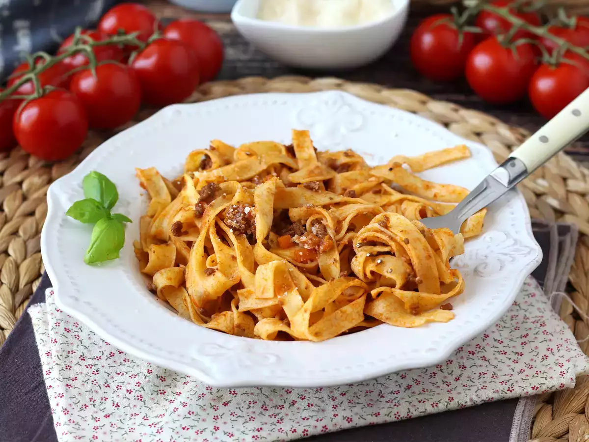 Pasta med bolognesesauce - tagliatelle al ragù alla bolognese - foto 2