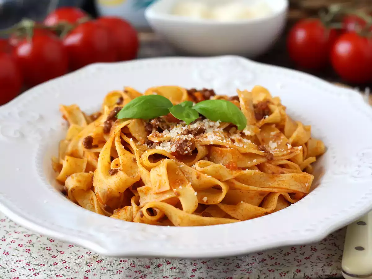 Pasta med bolognesesauce - tagliatelle al ragù alla bolognese - foto 3