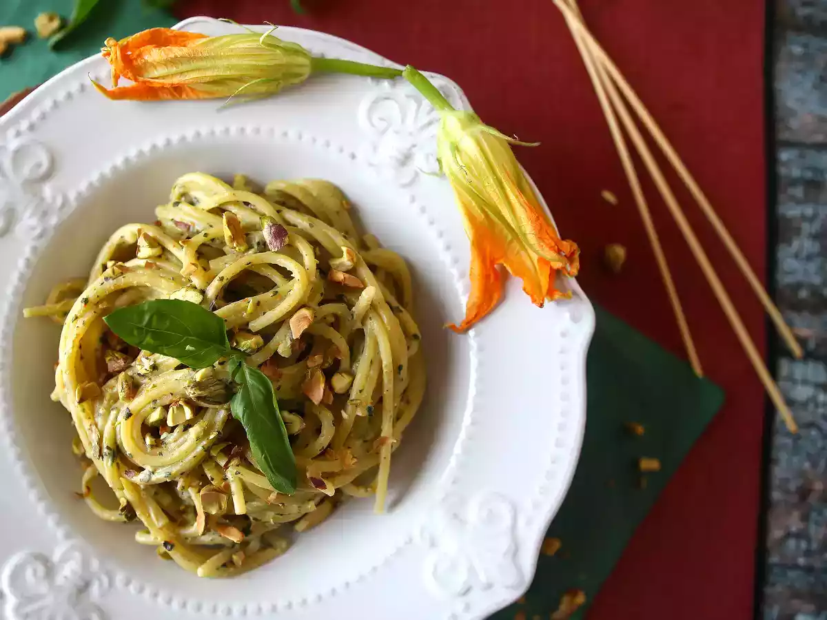 Pasta med courgetteblomster, ricotta og pistacienødder - foto 2
