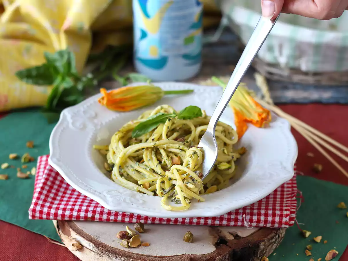 Pasta med courgetteblomster, ricotta og pistacienødder - foto 4